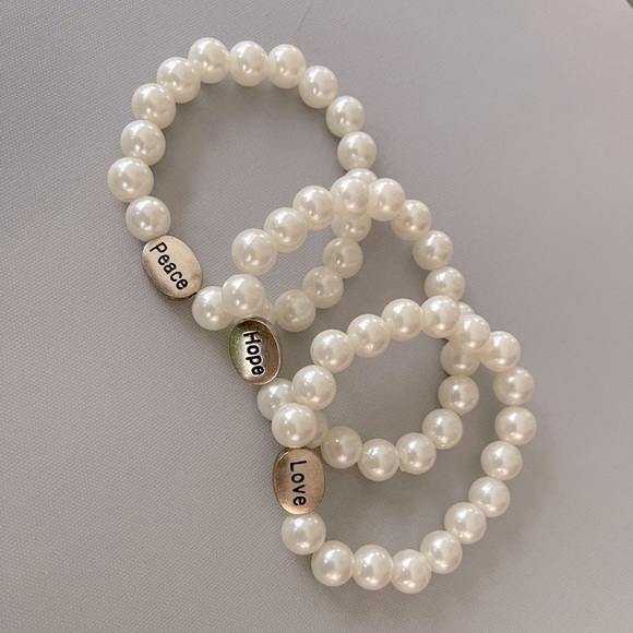 (3) beaded bracelets - Picture 1 of 3